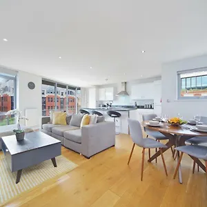 2 Bed Executive Penthouse Near Liverpool Street Free Wifi By Aparts Apartment London